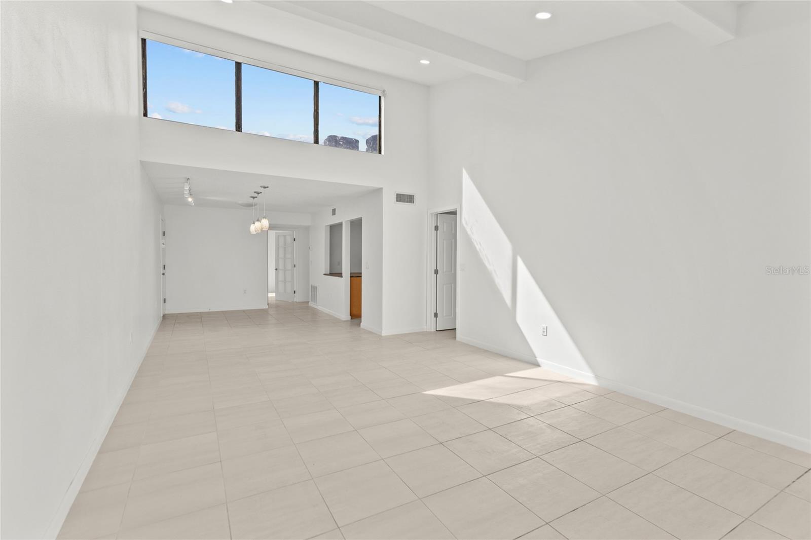 Image 3 of 52 For 1511 Pelican Point Drive 279