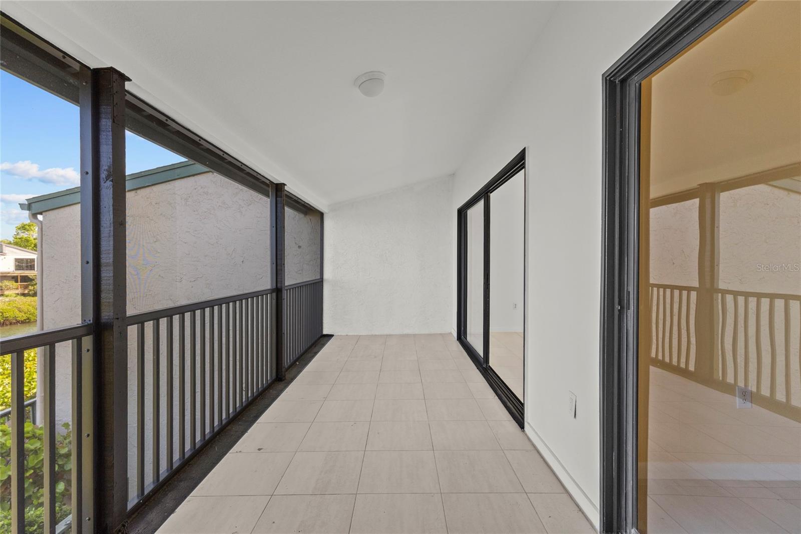 Image 30 of 52 For 1511 Pelican Point Drive 279