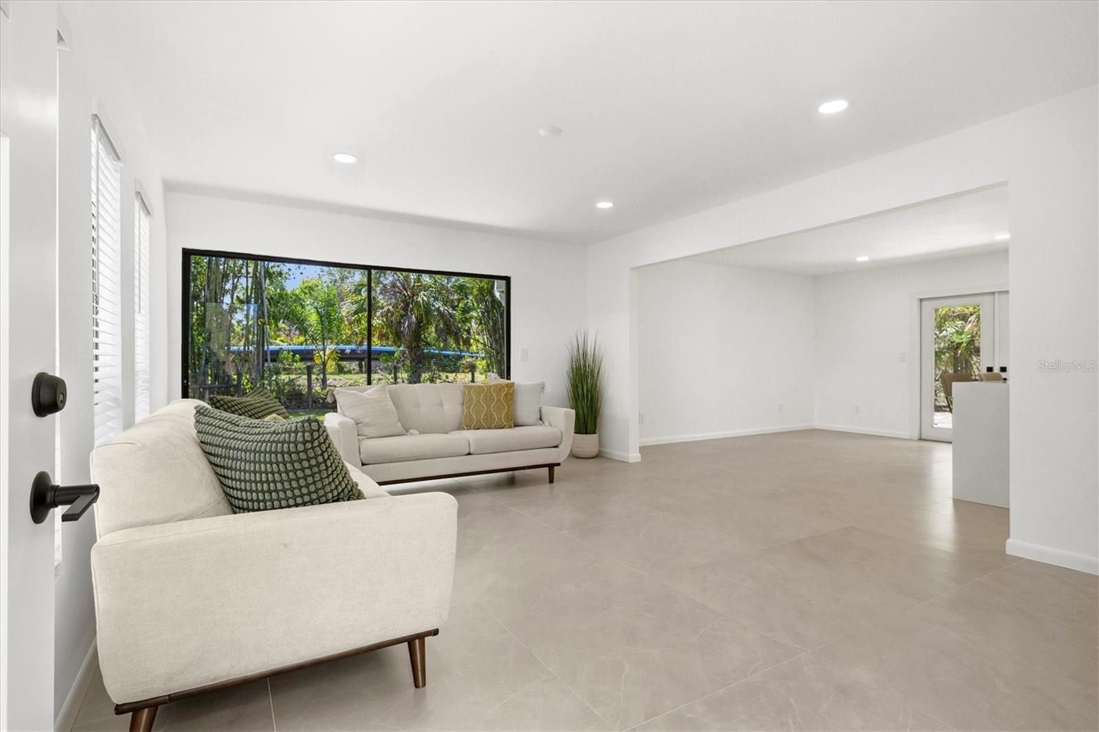 Image 11 of 91 For 3663 Egerton Circle