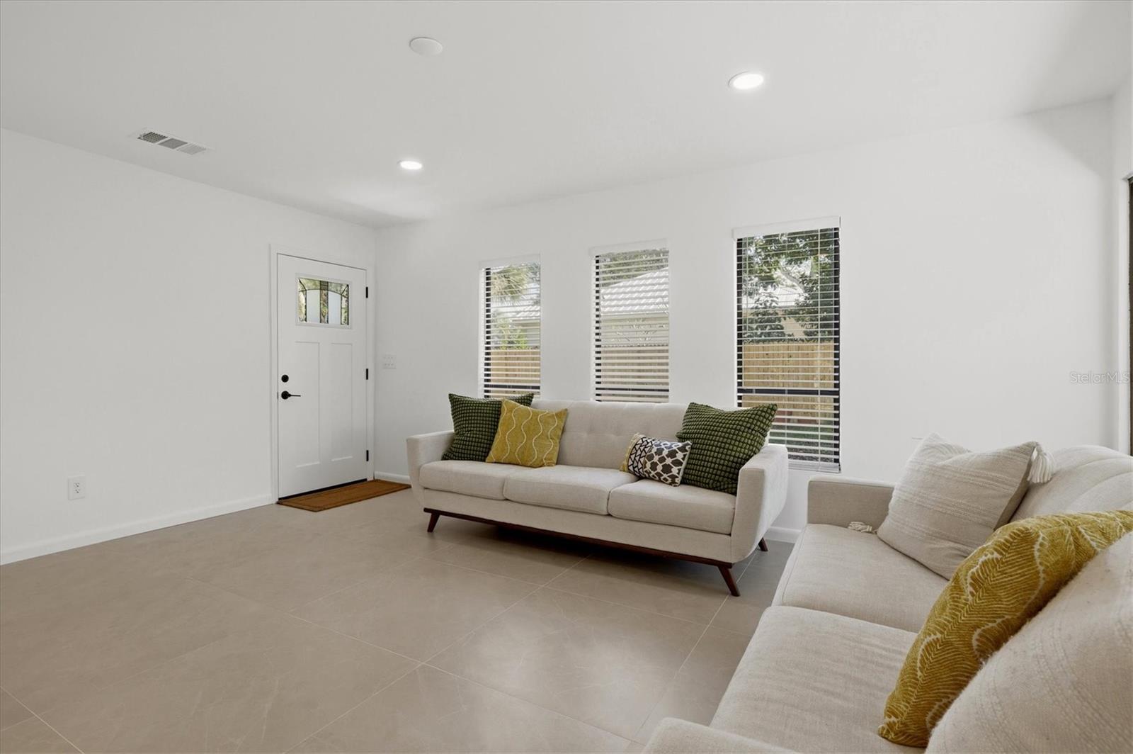 Image 12 of 91 For 3663 Egerton Circle