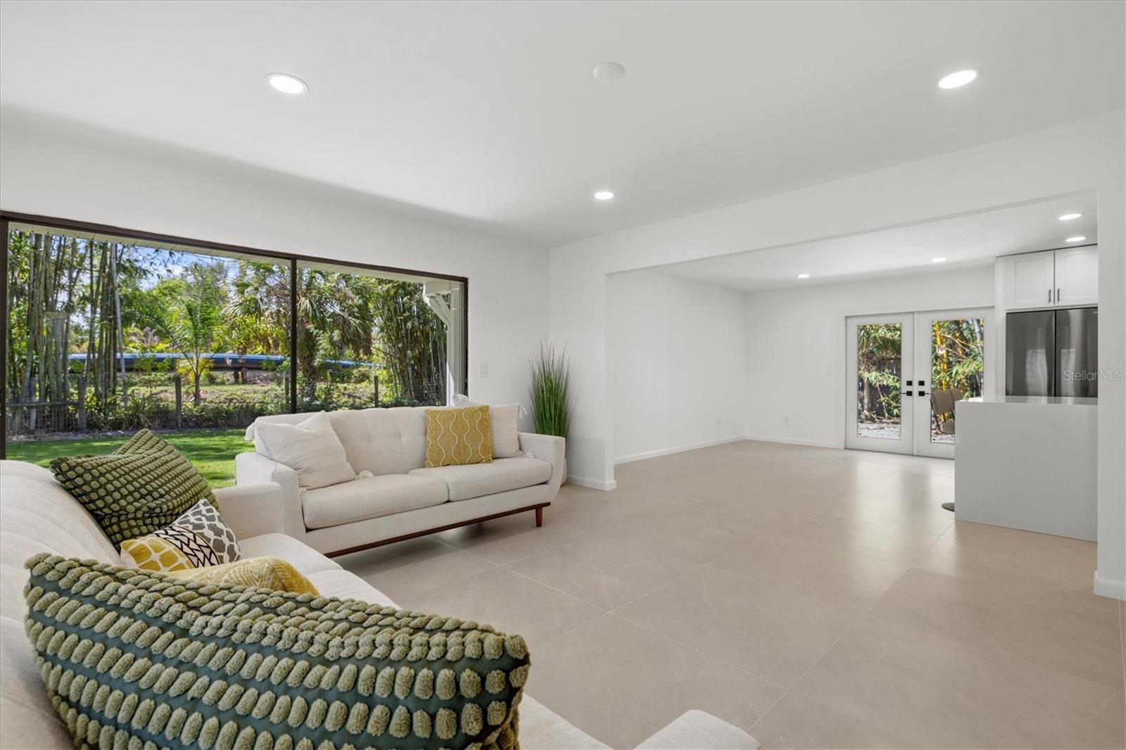 Image 15 of 91 For 3663 Egerton Circle