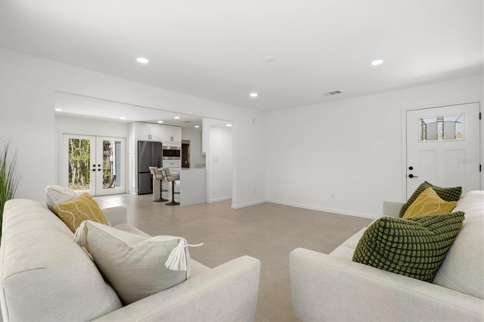 Image 16 of 91 For 3663 Egerton Circle