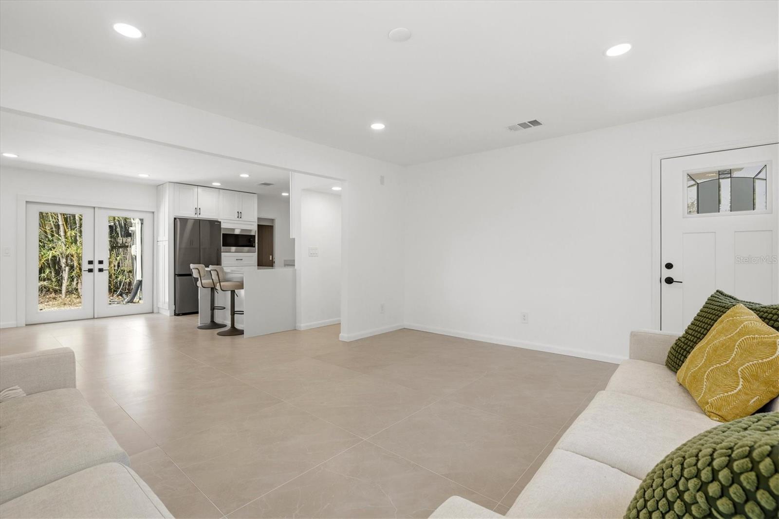 Image 17 of 91 For 3663 Egerton Circle