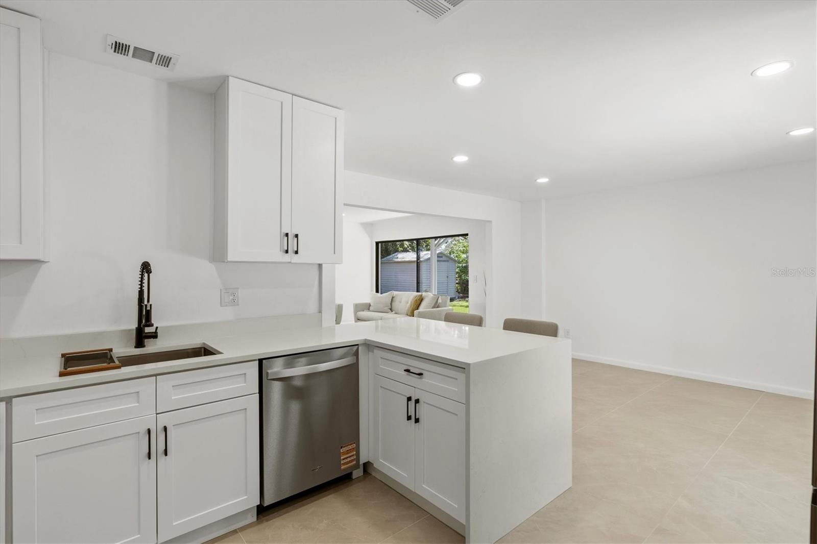 Image 29 of 91 For 3663 Egerton Circle