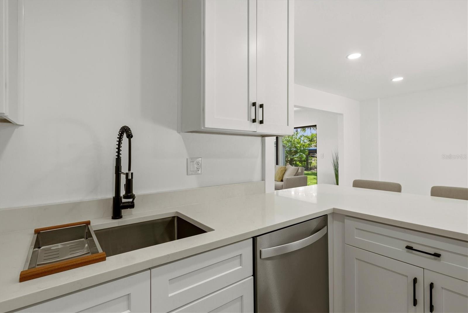 Image 30 of 91 For 3663 Egerton Circle