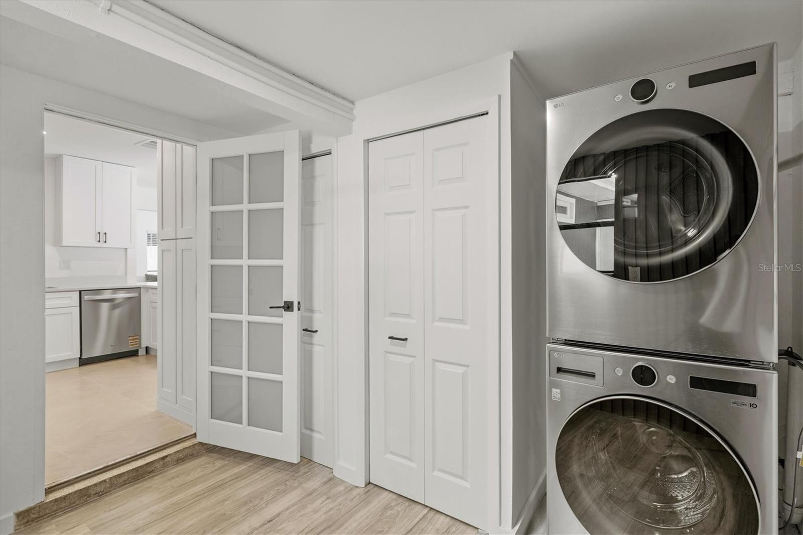 Image 34 of 91 For 3663 Egerton Circle