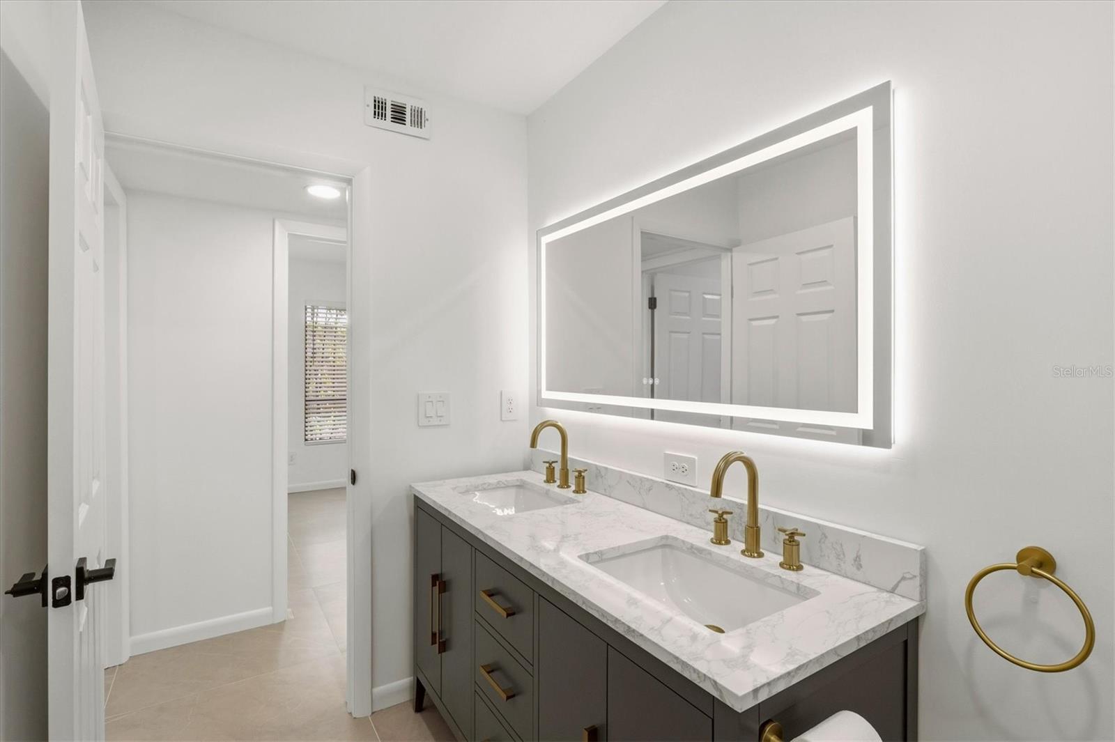 Image 40 of 91 For 3663 Egerton Circle