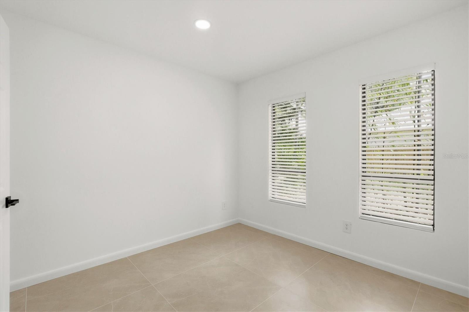 Image 41 of 91 For 3663 Egerton Circle