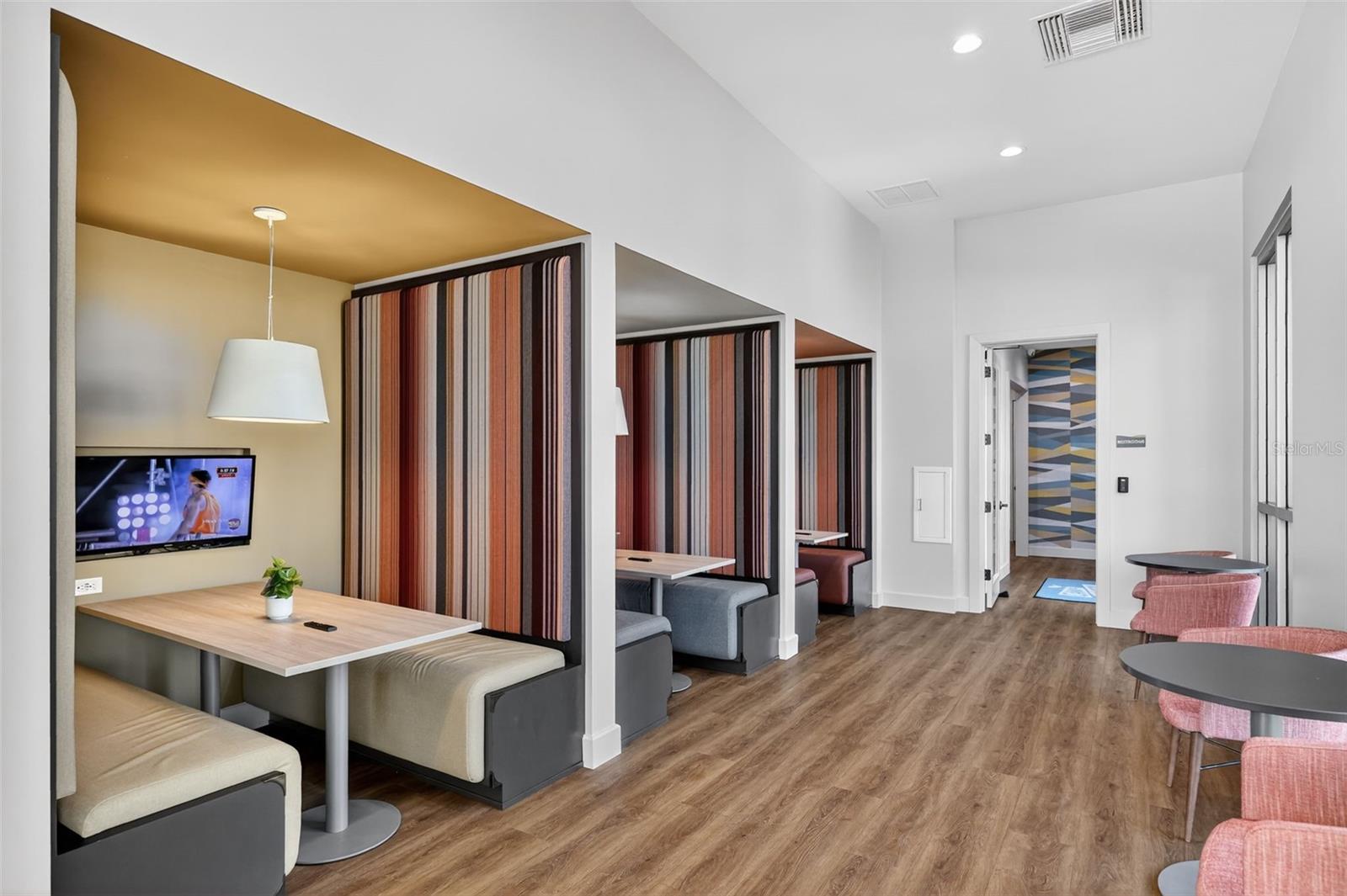 Image 35 of 57 For 11912 Richmond Trail