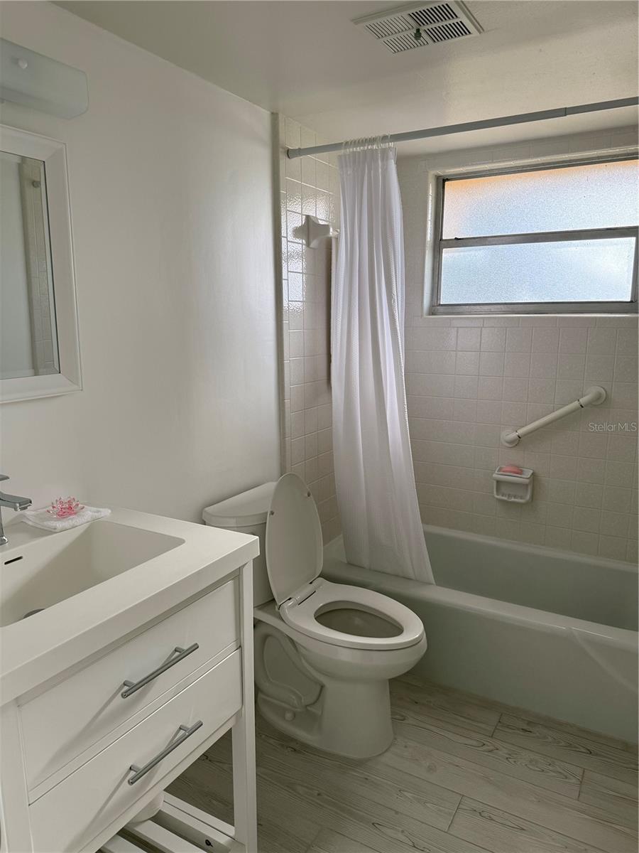 Image 12 of 20 For 203 Rubens Drive H