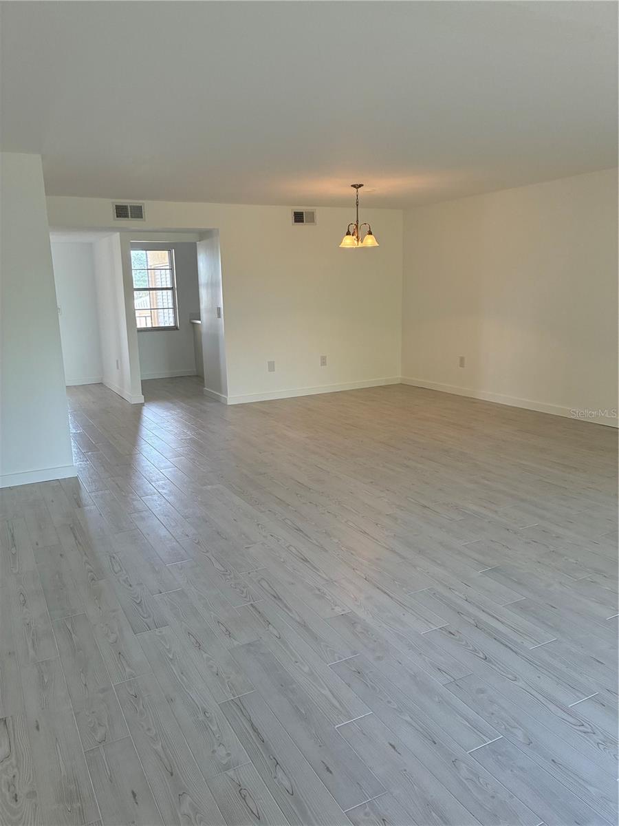 Image 4 of 20 For 203 Rubens Drive H