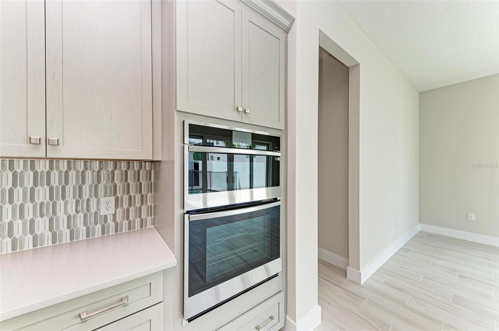 Image 12 of 33 For 6028 Cat Claw Lane