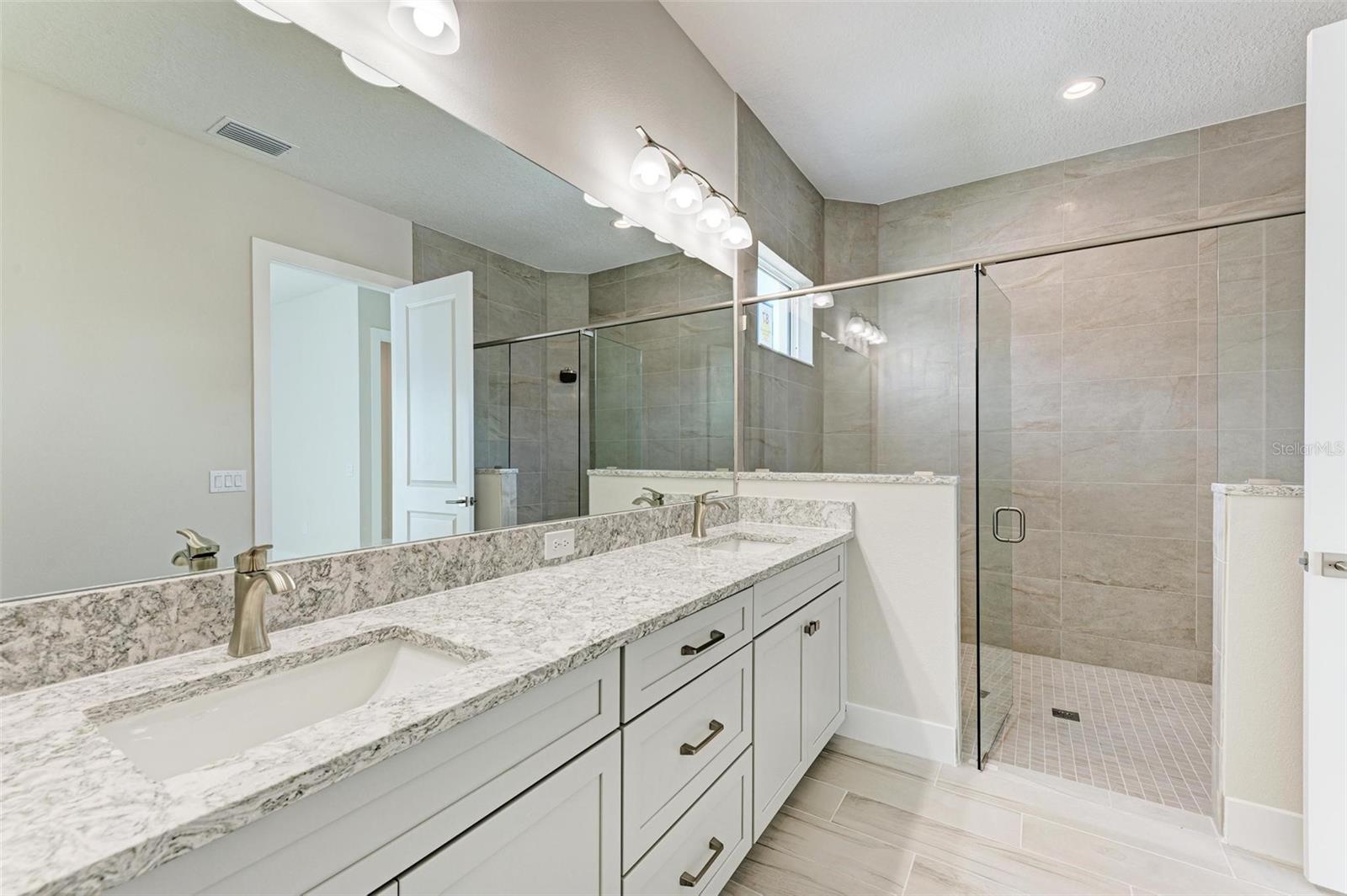 Image 23 of 33 For 6028 Cat Claw Lane