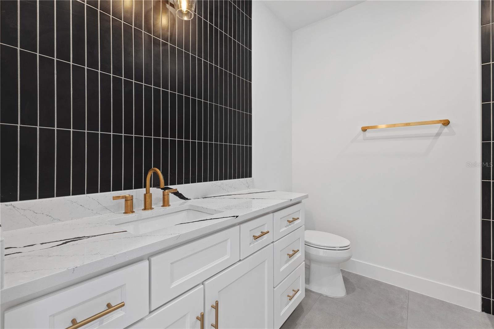 Image 15 of 23 For 7443 Seagrape Road