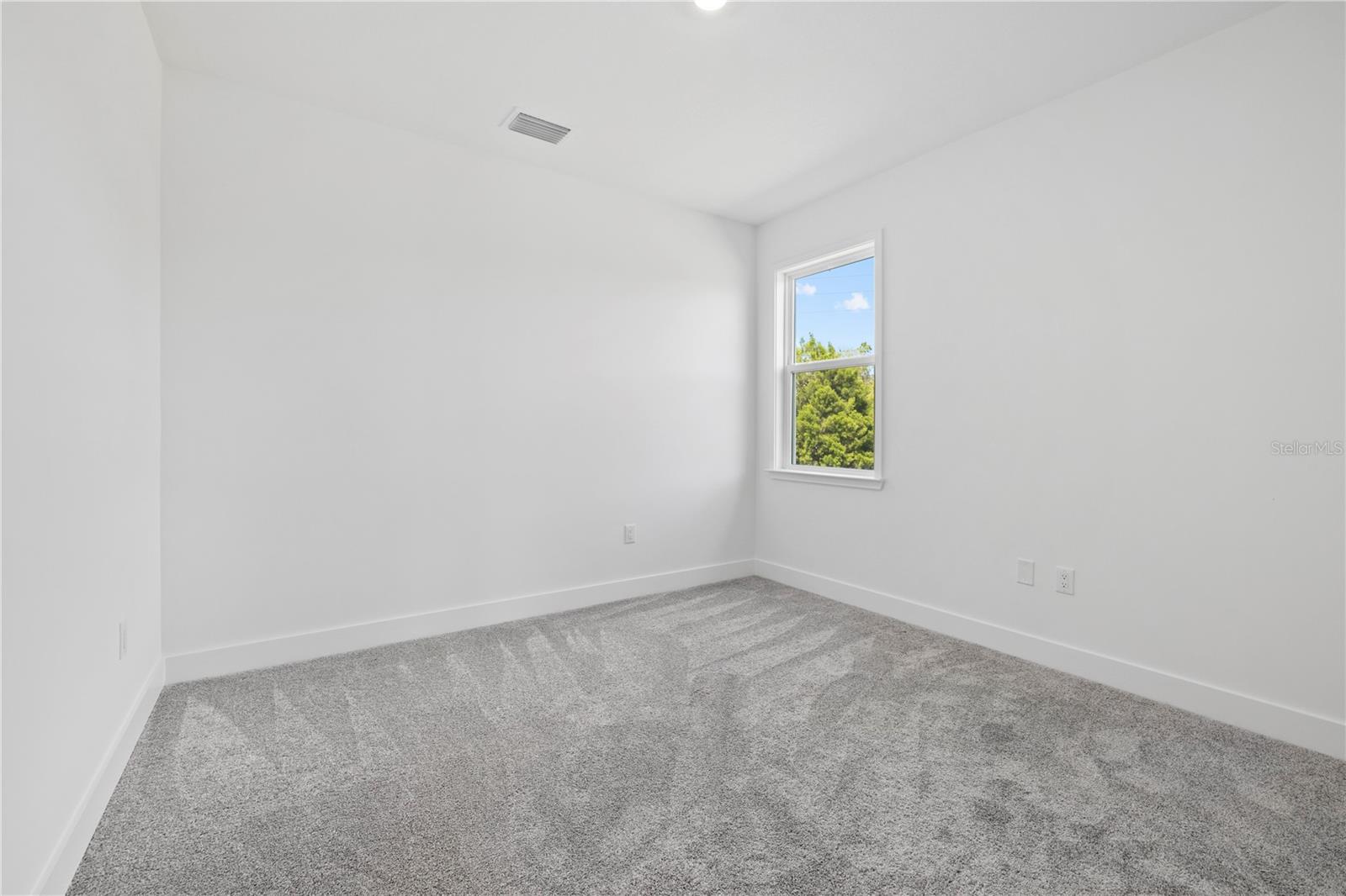 Image 18 of 23 For 7443 Seagrape Road