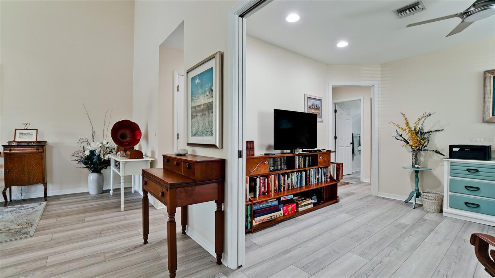 Image 26 of 41 For 11009 Jasmine Circle