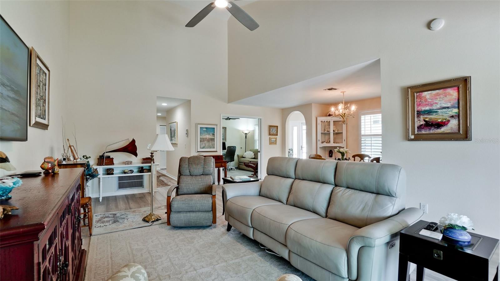 Image 8 of 41 For 11009 Jasmine Circle