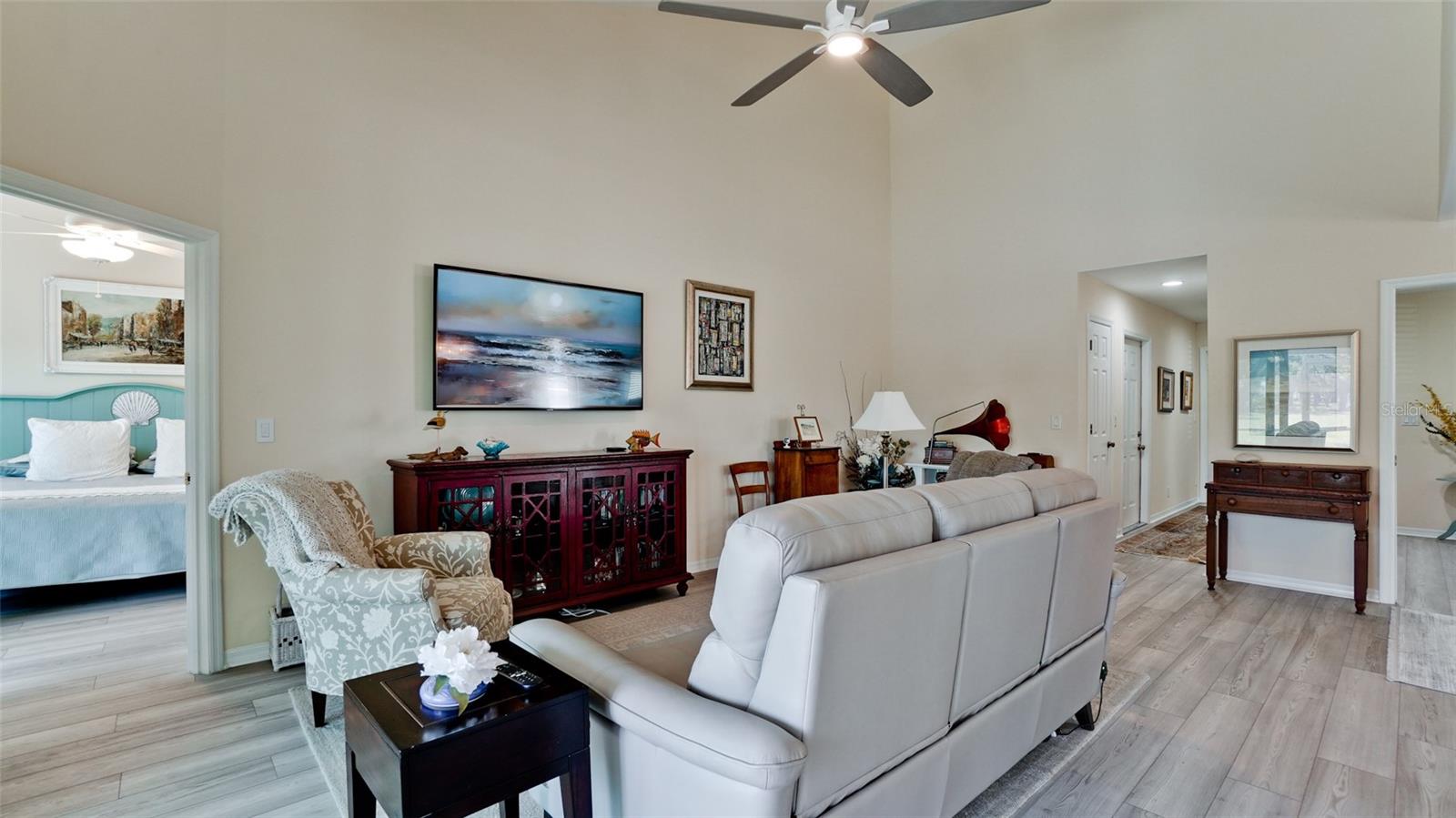 Image 9 of 41 For 11009 Jasmine Circle