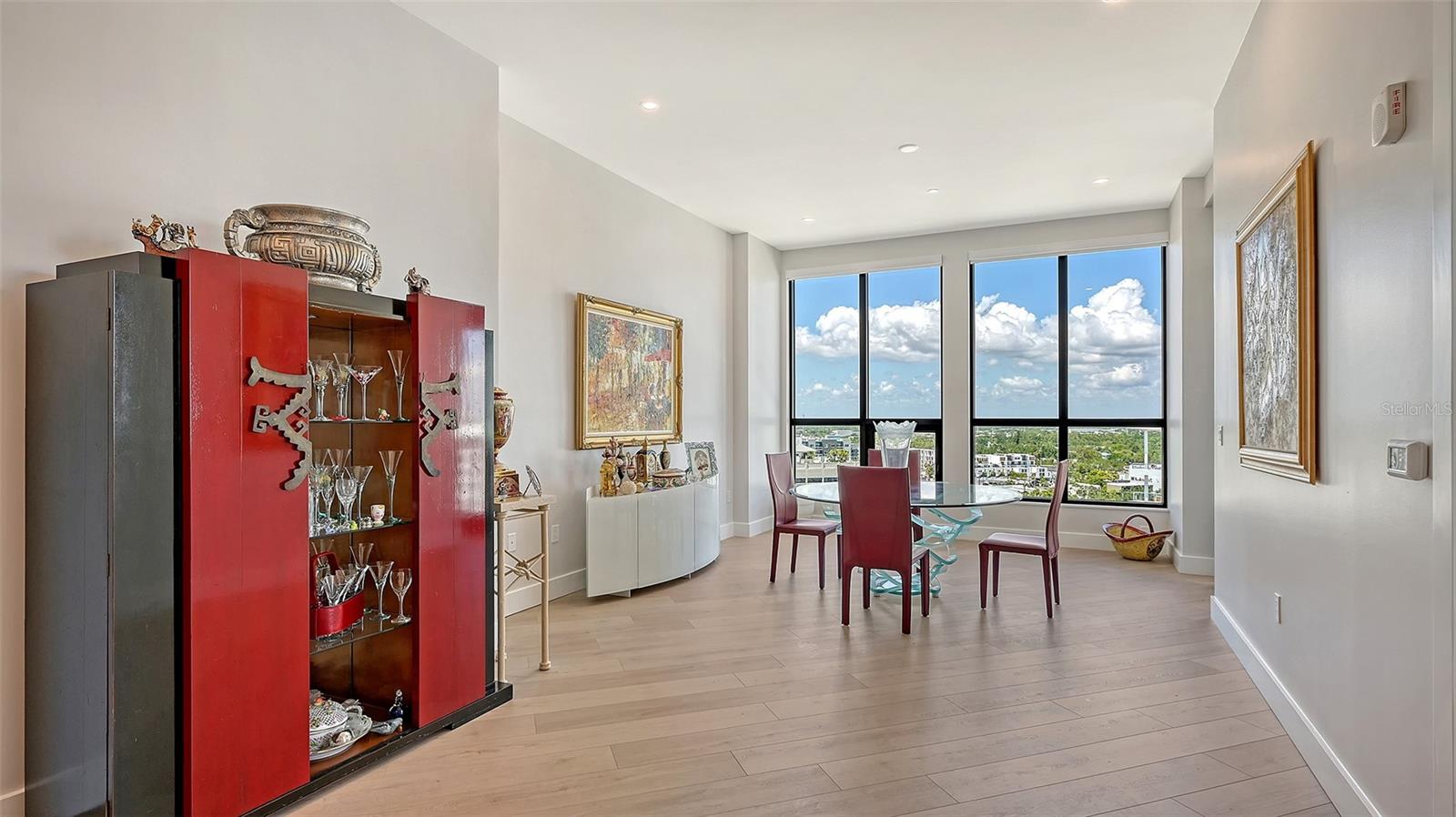 Image 11 of 88 For 33 Palm Avenue 1303