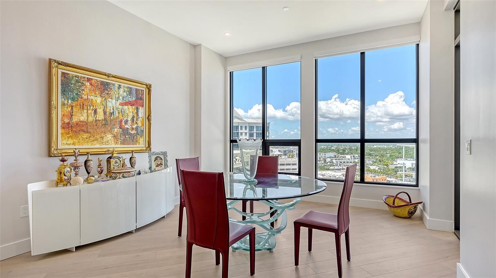 Image 12 of 88 For 33 Palm Avenue 1303