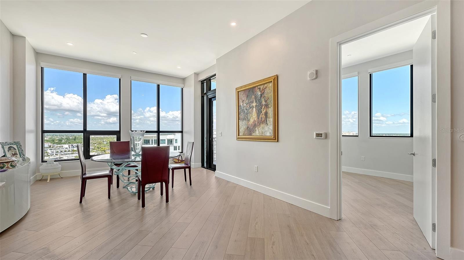 Image 13 of 88 For 33 Palm Avenue 1303