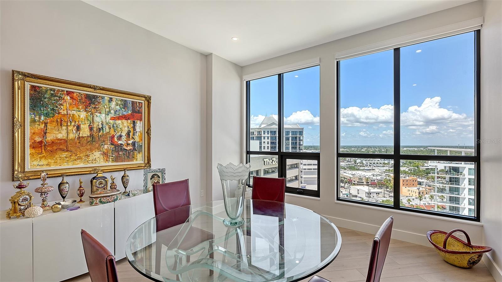 Image 14 of 88 For 33 Palm Avenue 1303