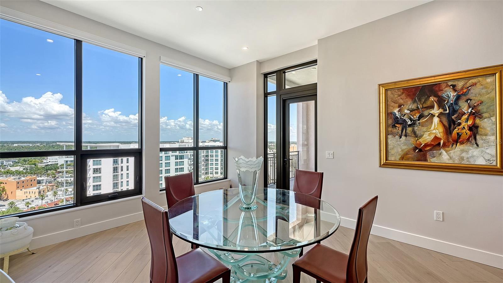 Image 15 of 88 For 33 Palm Avenue 1303