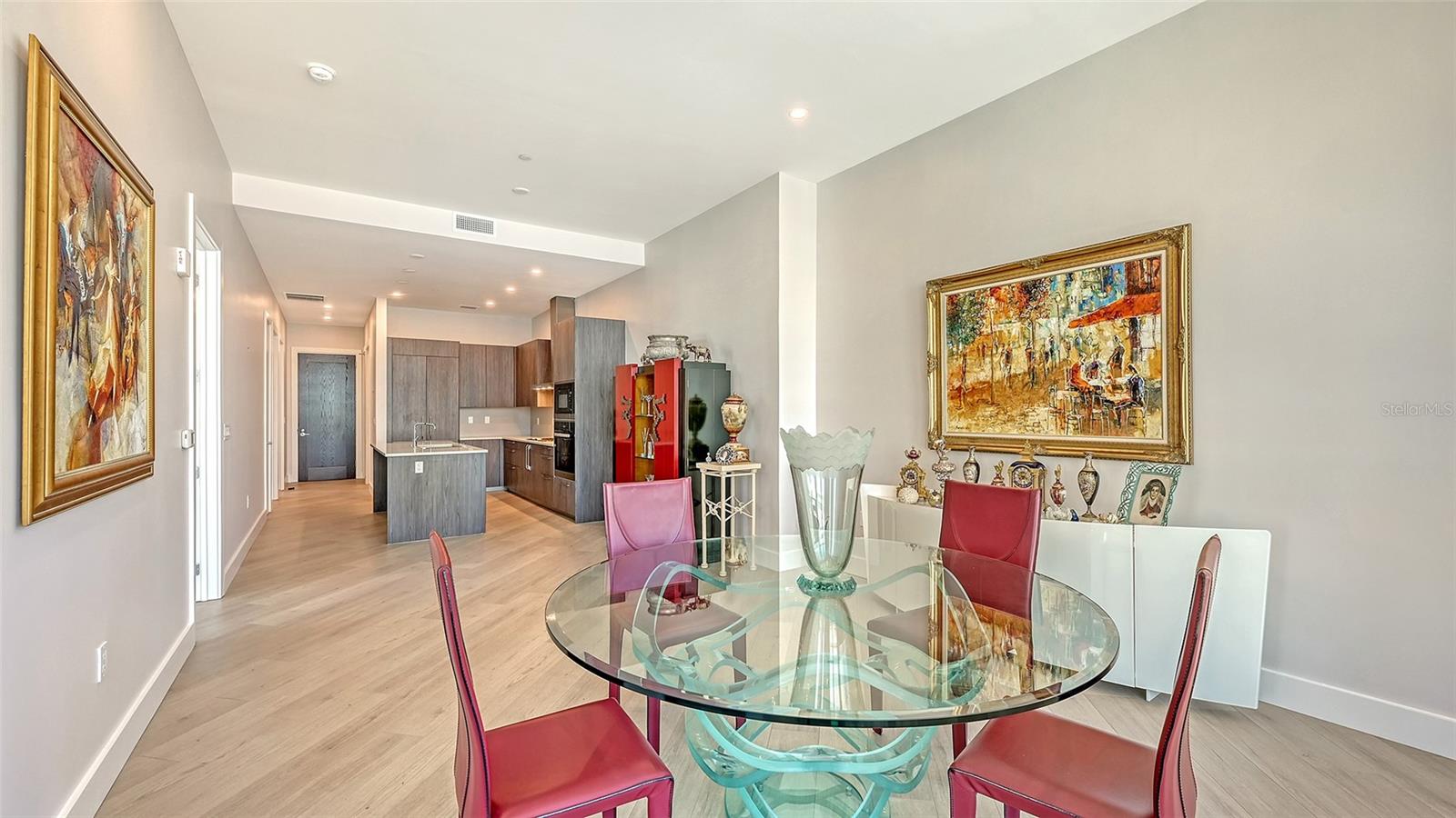 Image 27 of 88 For 33 Palm Avenue 1303