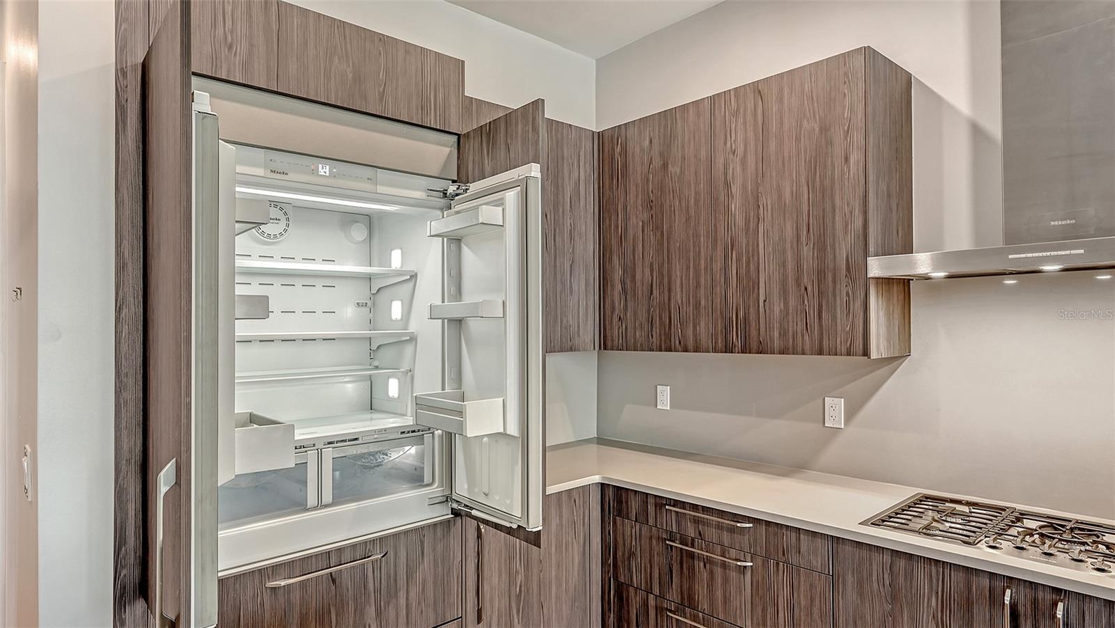 Image 32 of 88 For 33 Palm Avenue 1303