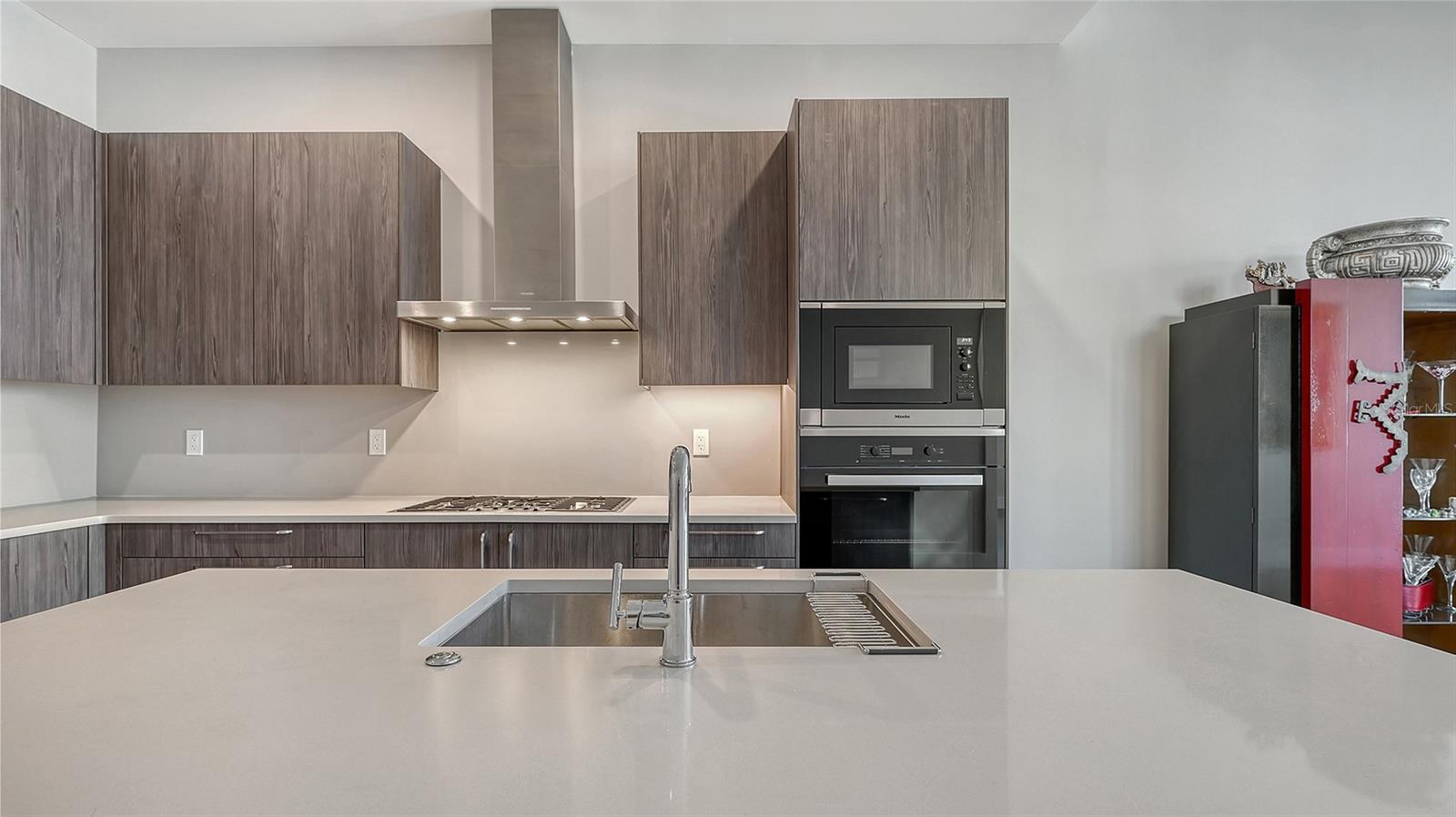 Image 34 of 88 For 33 Palm Avenue 1303