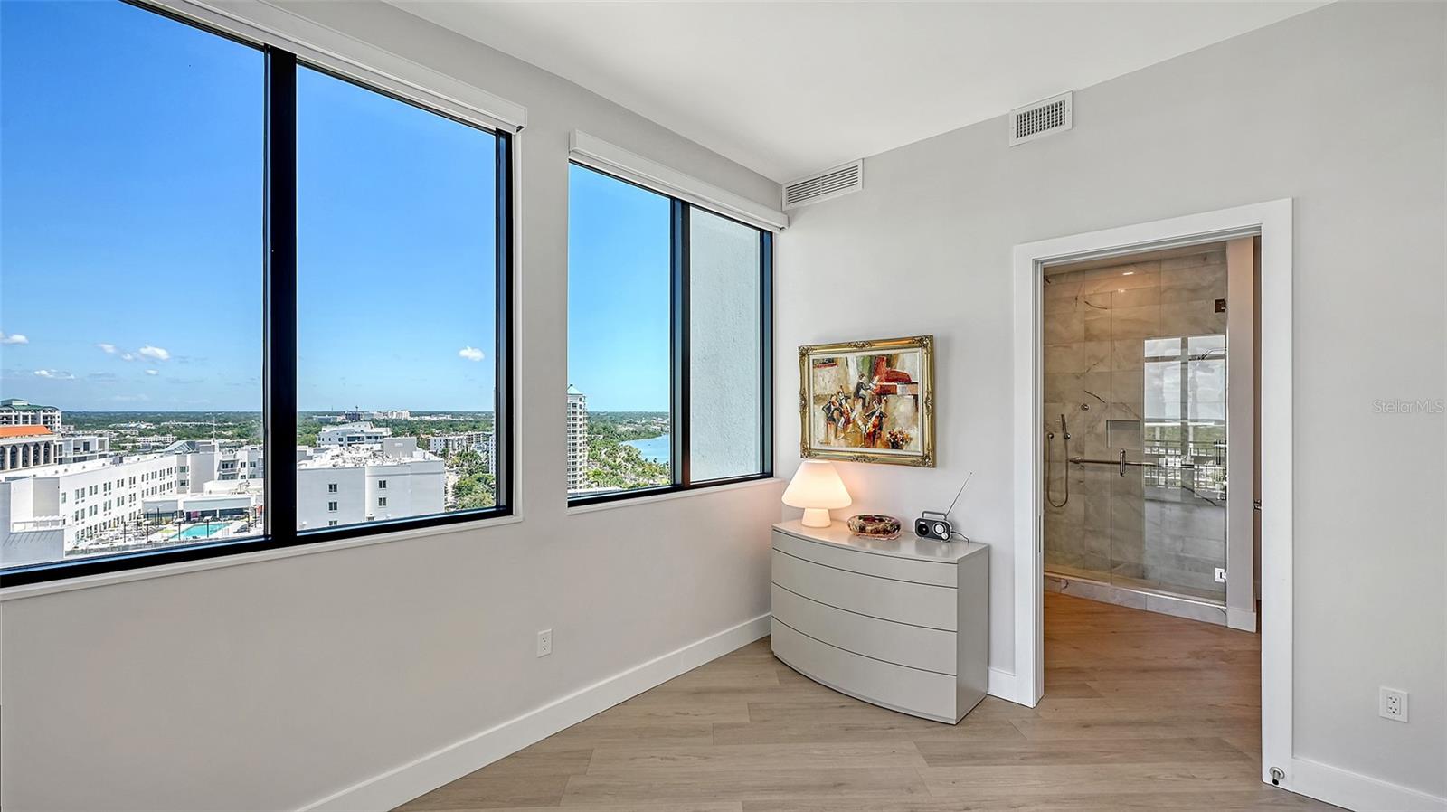 Image 37 of 88 For 33 Palm Avenue 1303