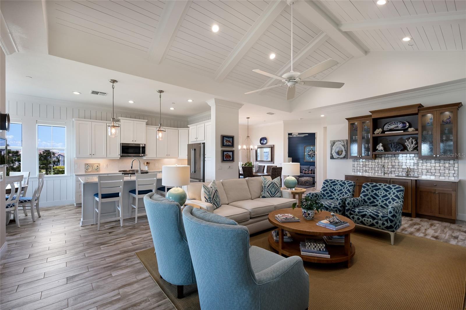 Image 11 of 79 For 318 Compass Point Drive 202