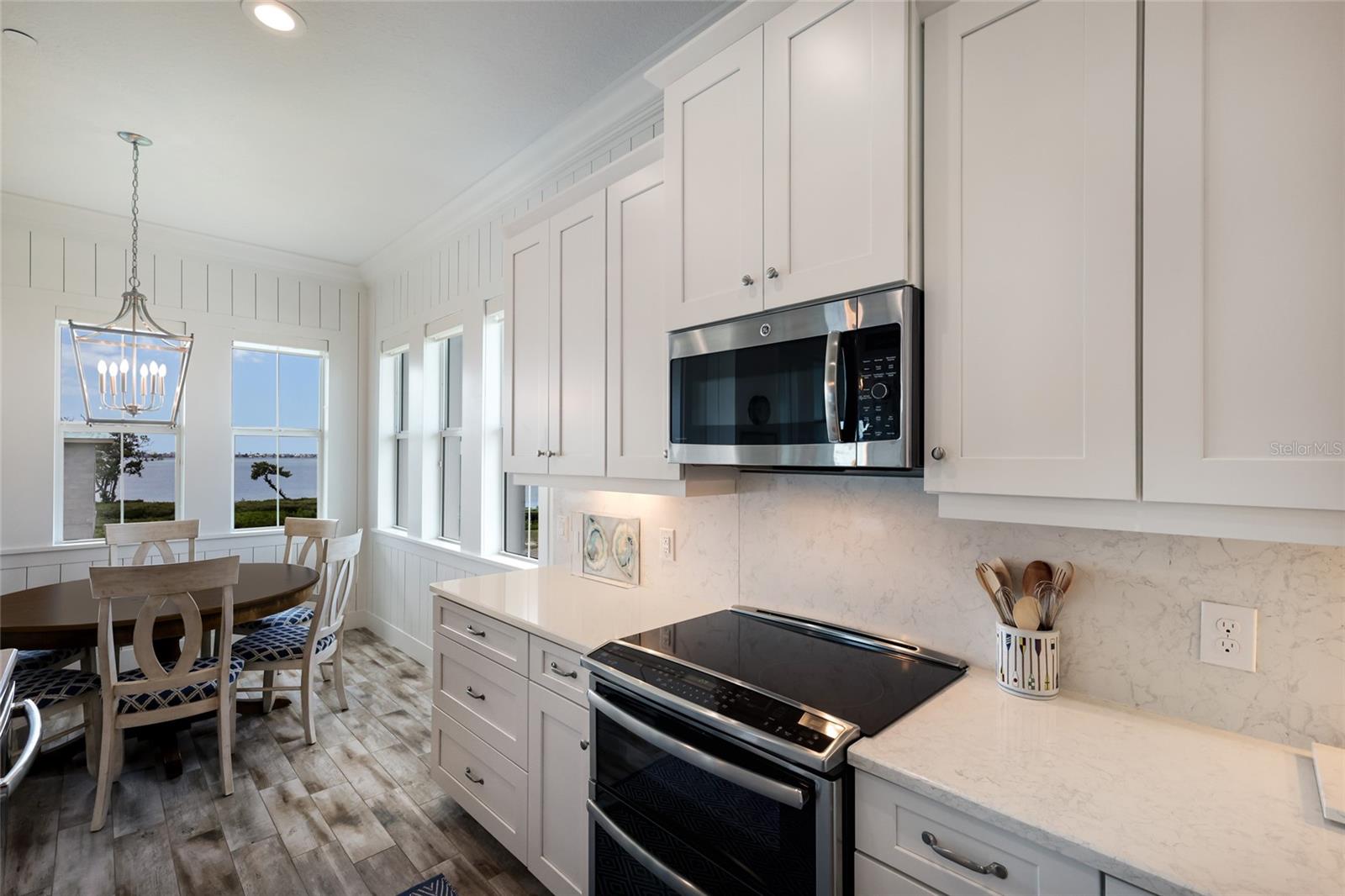 Image 14 of 79 For 318 Compass Point Drive 202