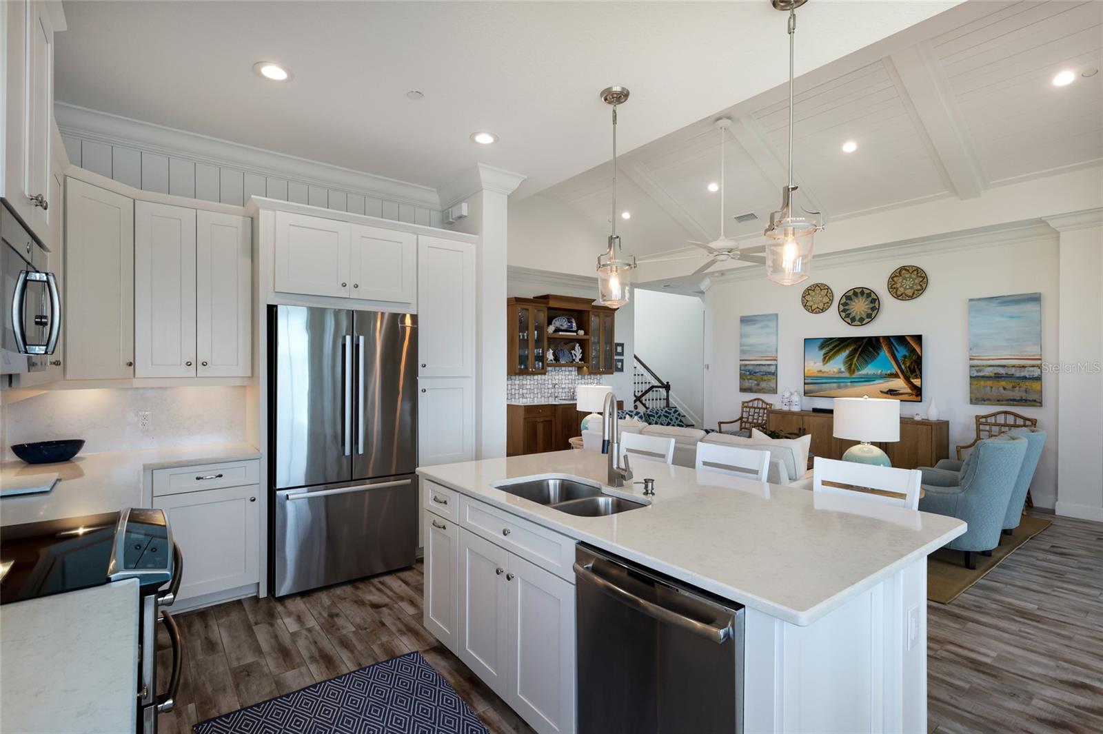 Image 15 of 79 For 318 Compass Point Drive 202