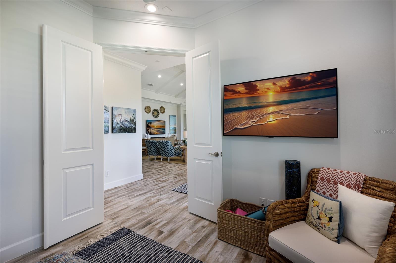 Image 27 of 79 For 318 Compass Point Drive 202