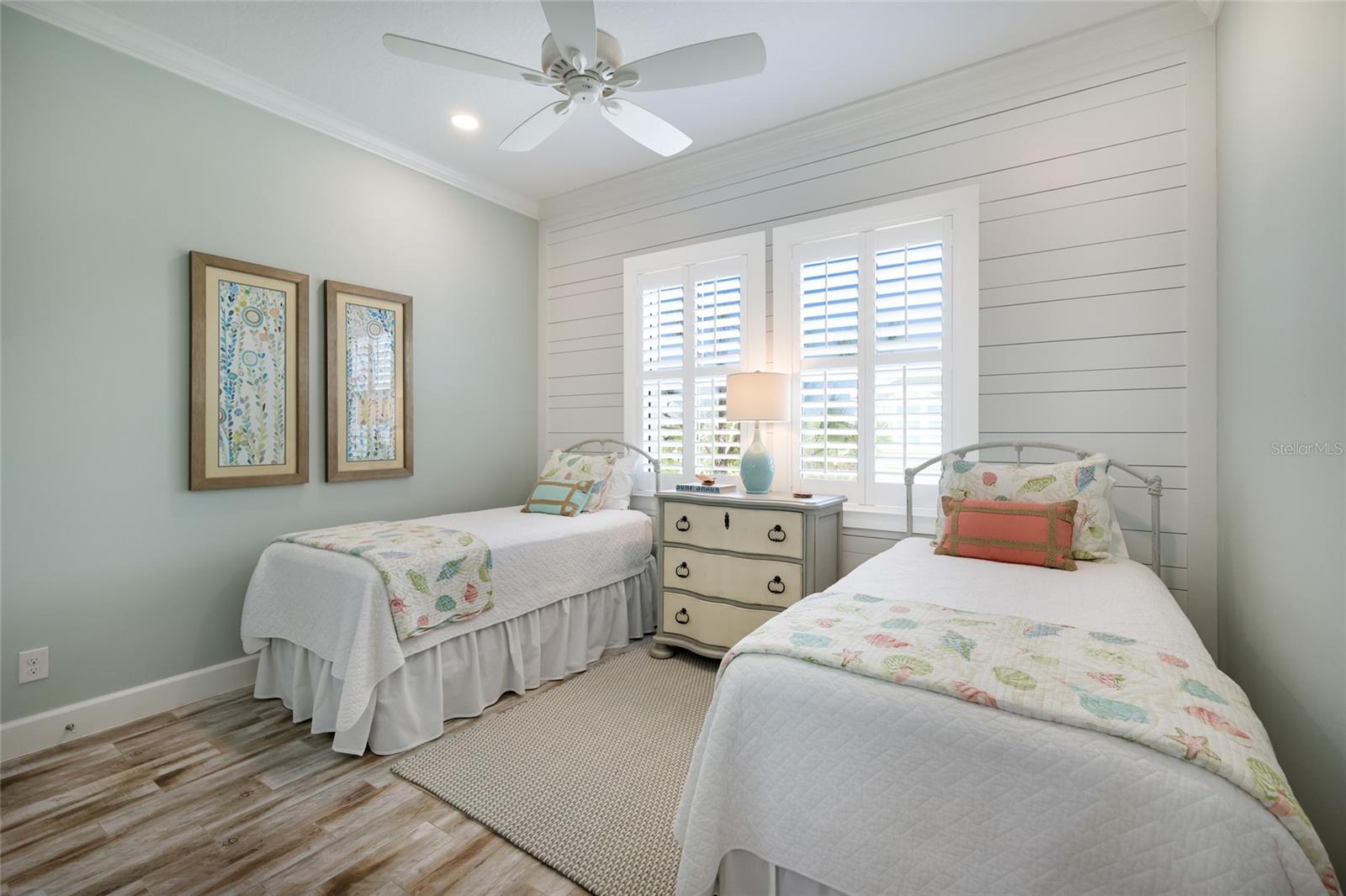 Image 31 of 79 For 318 Compass Point Drive 202