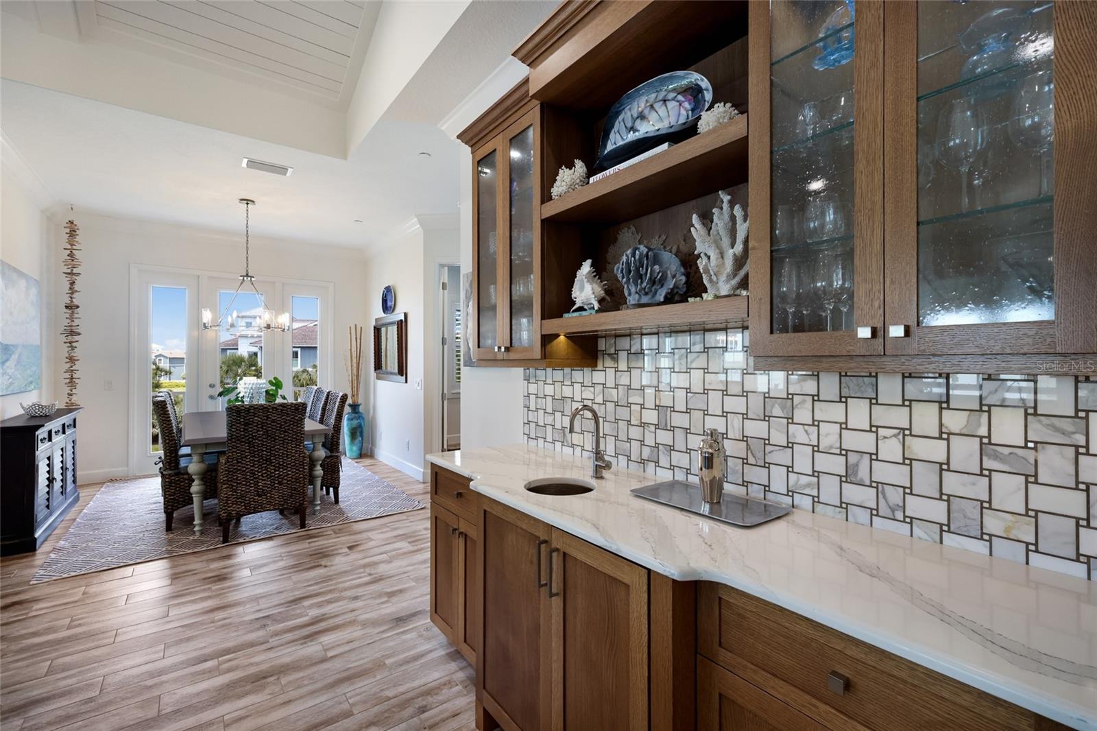 Image 9 of 79 For 318 Compass Point Drive 202