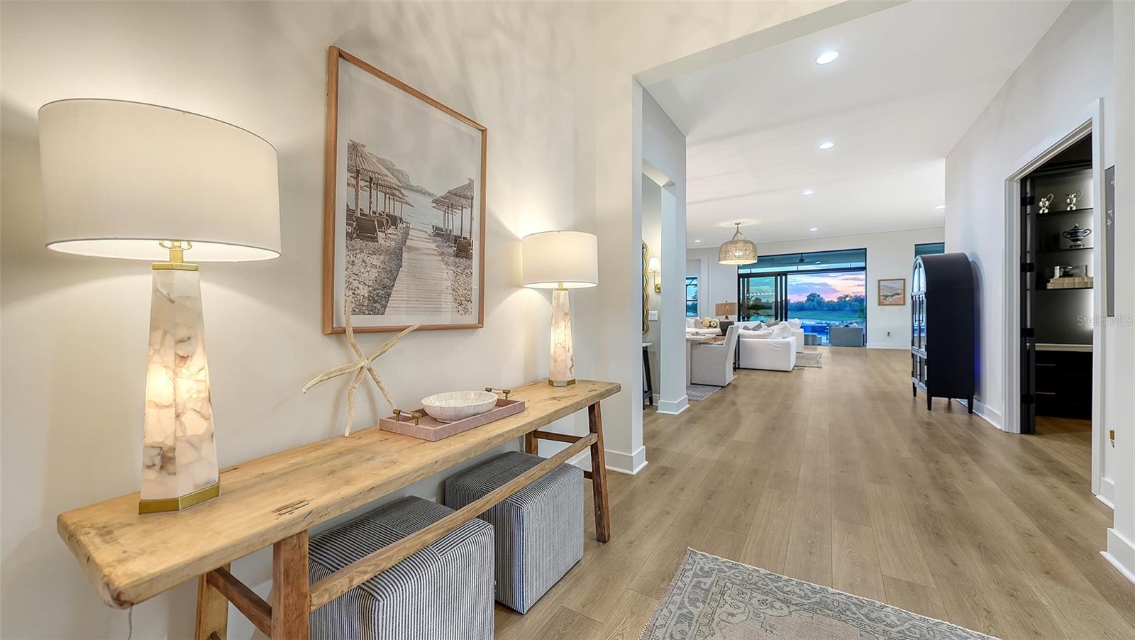 Listing photo id 11 for 4513 Mondrian Court