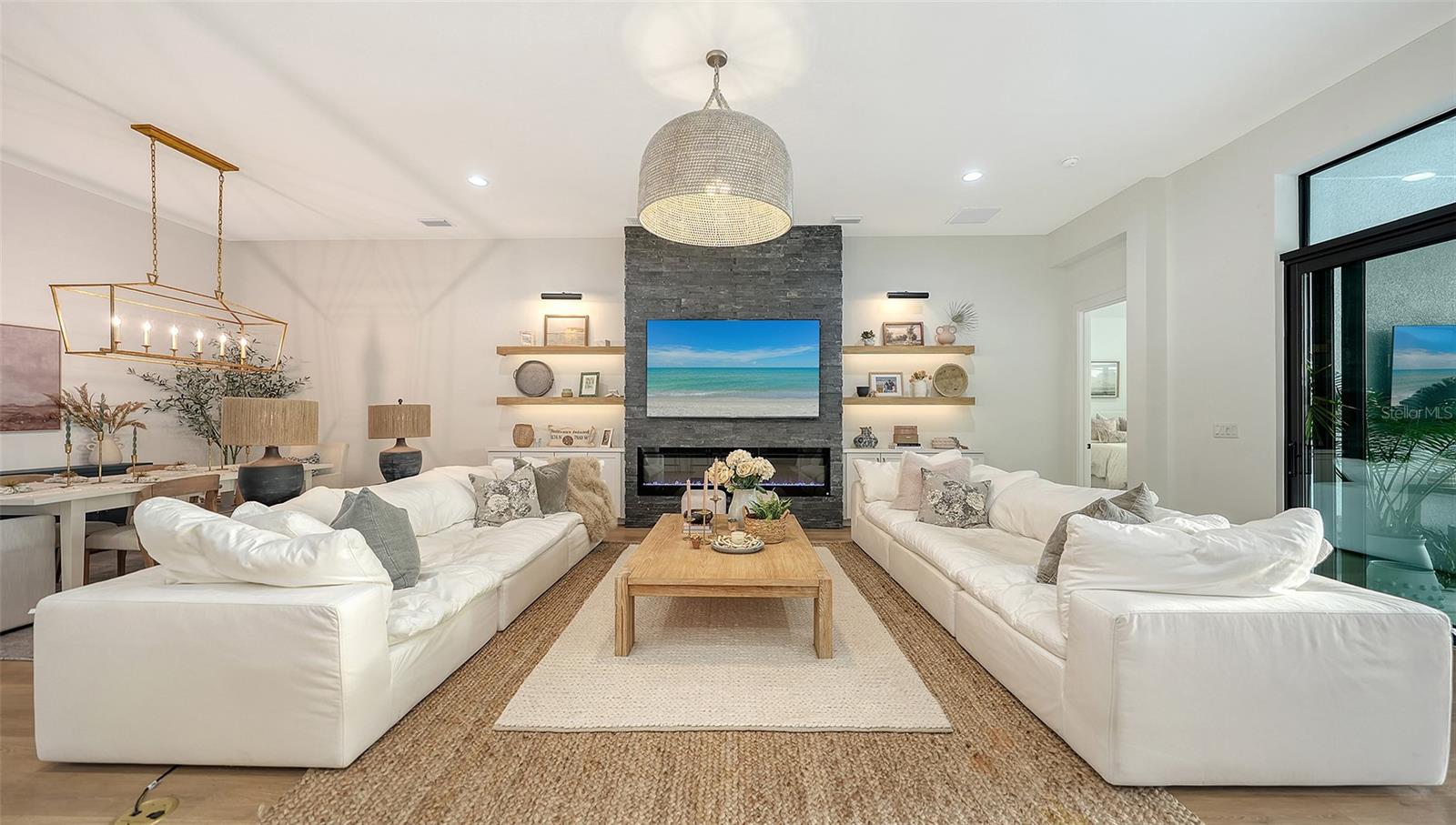 Listing photo id 15 for 4513 Mondrian Court