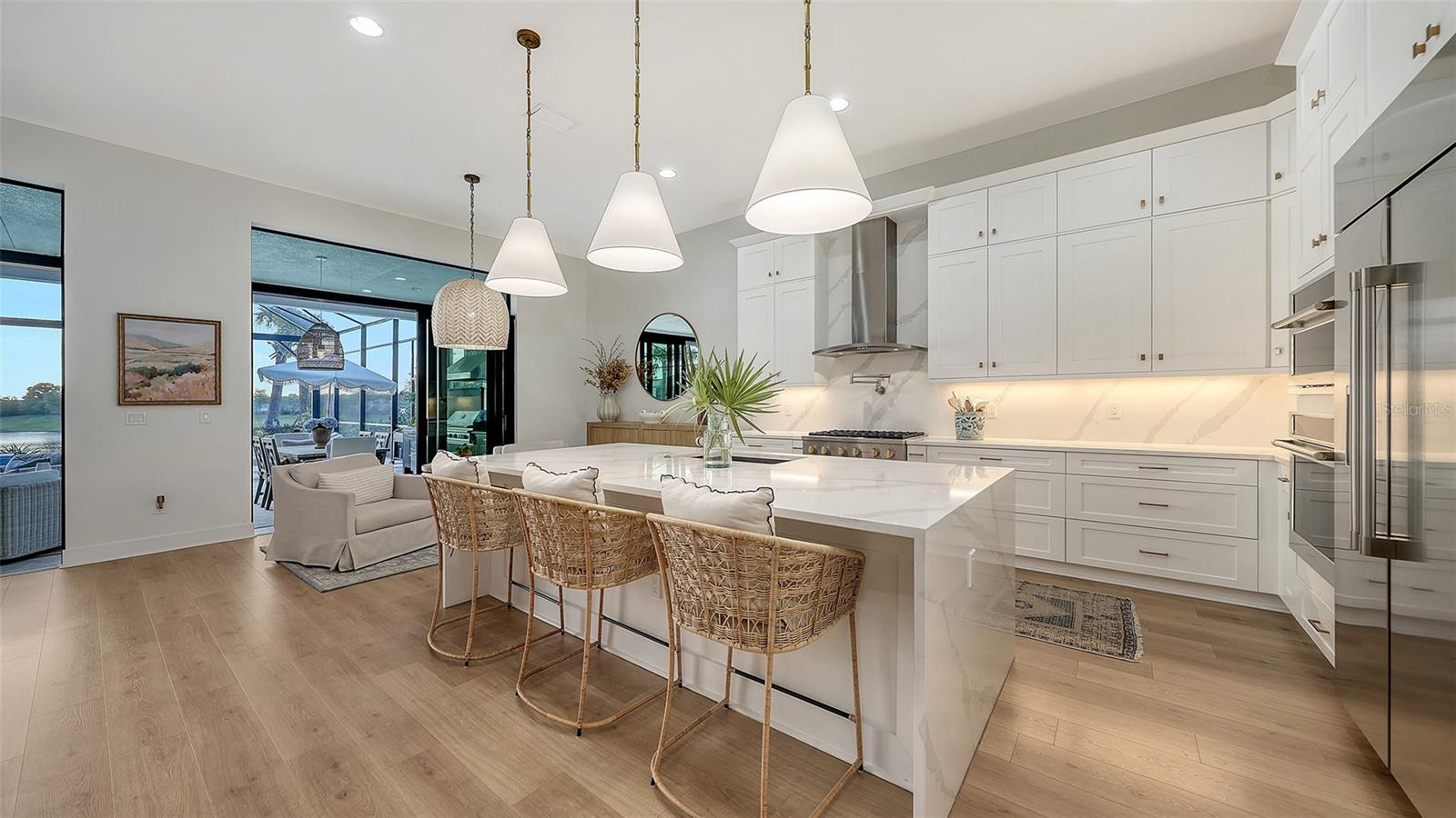 Listing photo id 21 for 4513 Mondrian Court