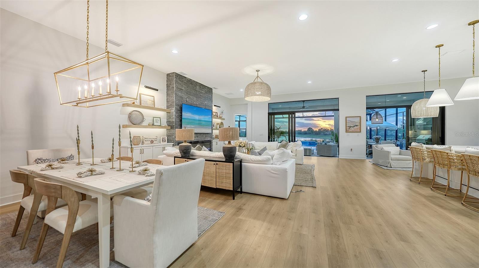 Listing photo id 23 for 4513 Mondrian Court