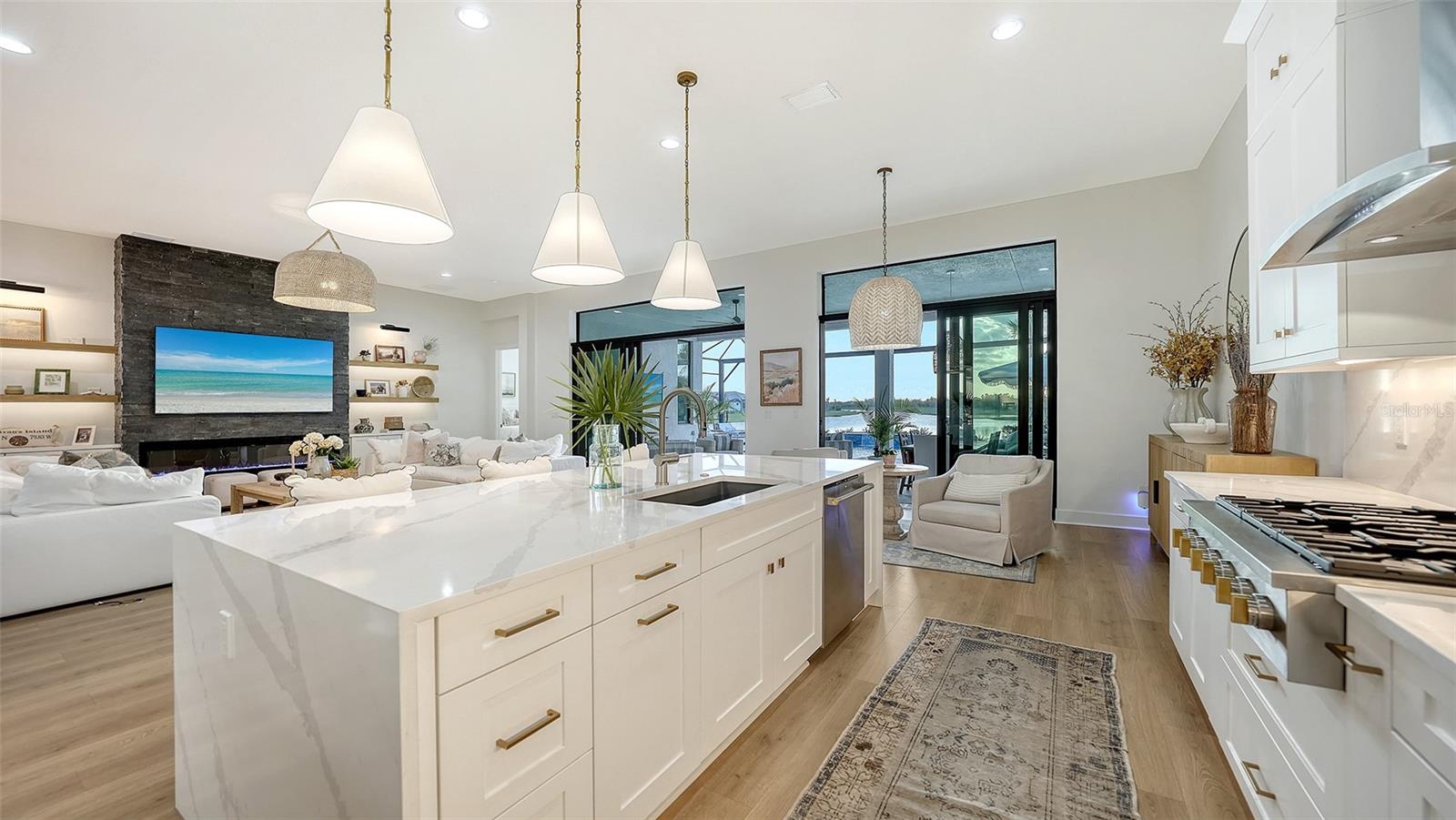 Listing photo id 24 for 4513 Mondrian Court