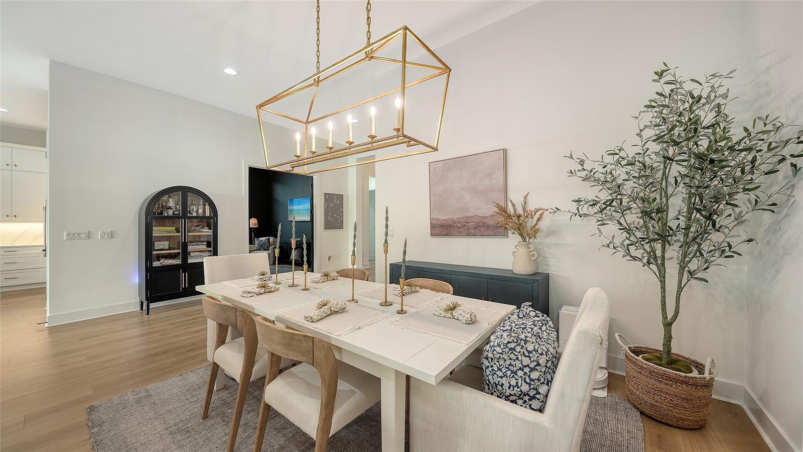 Listing photo id 27 for 4513 Mondrian Court