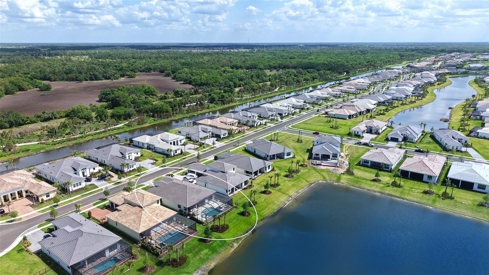 Listing photo id 1 for 4513 Mondrian Court