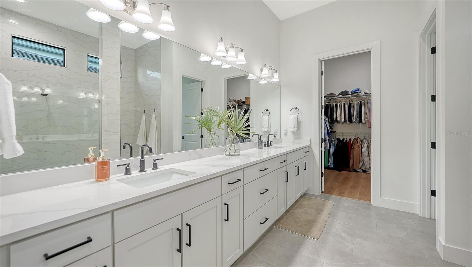 Listing photo id 32 for 4513 Mondrian Court