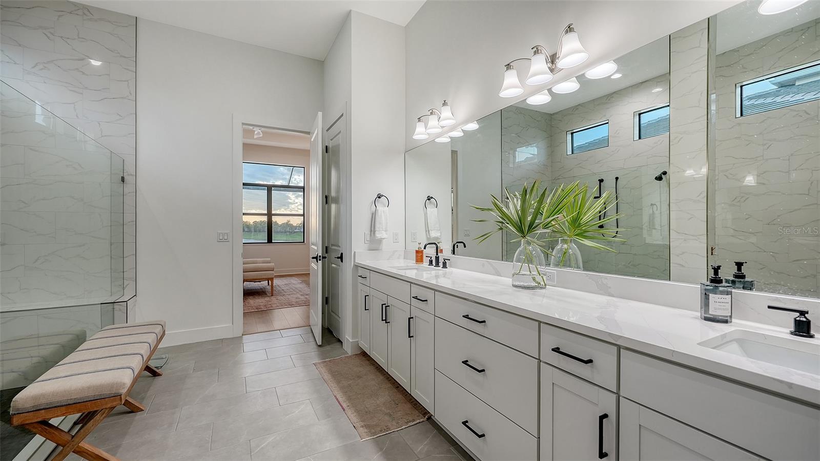 Listing photo id 34 for 4513 Mondrian Court