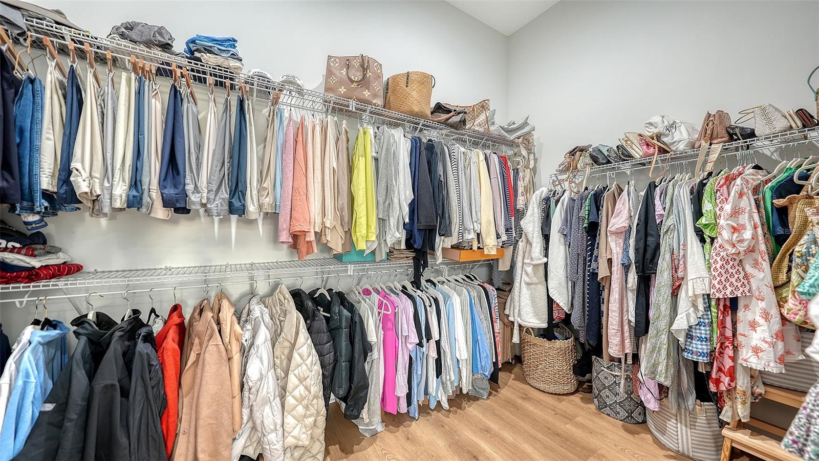 Listing photo id 36 for 4513 Mondrian Court