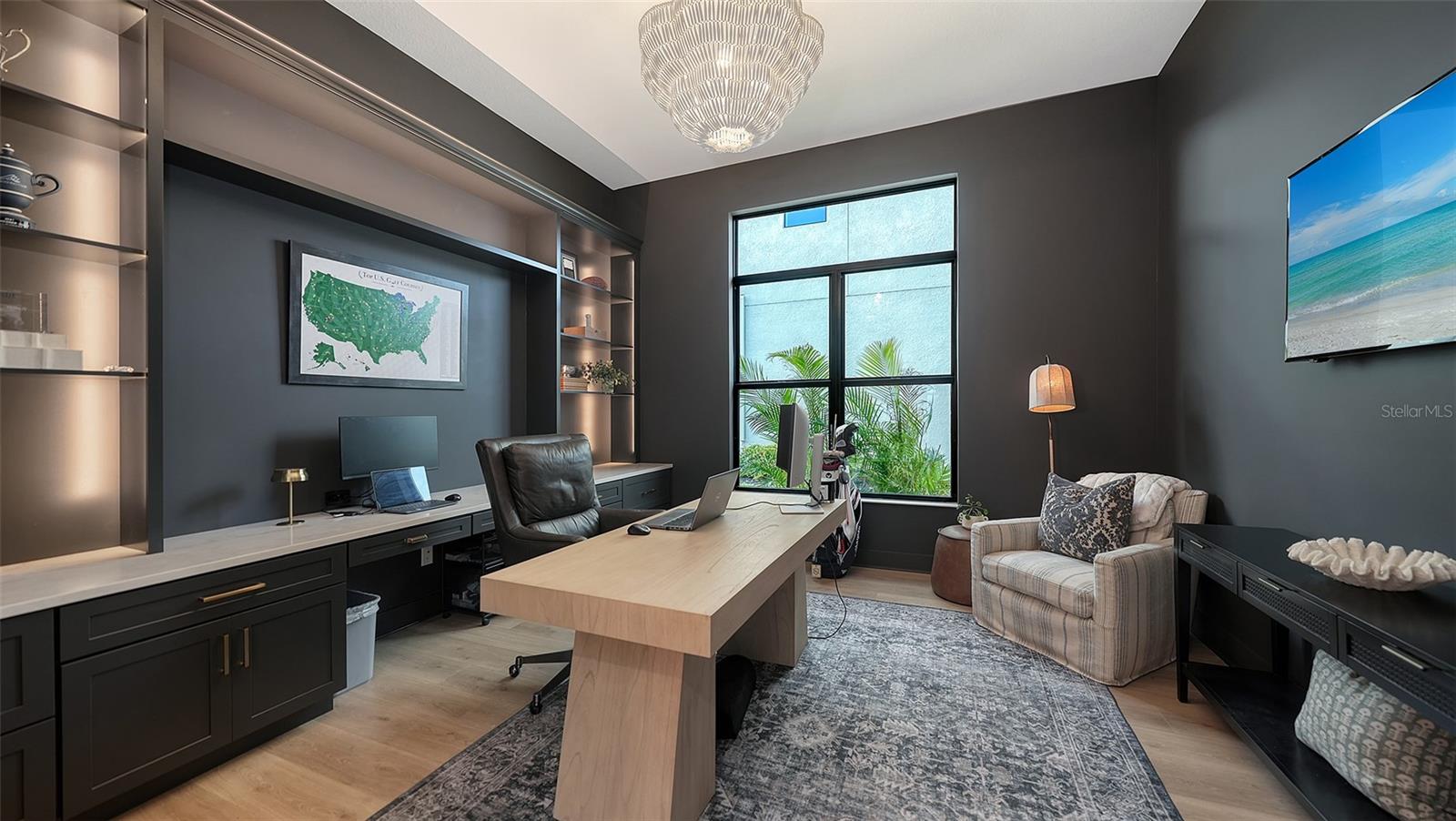 Listing photo id 37 for 4513 Mondrian Court