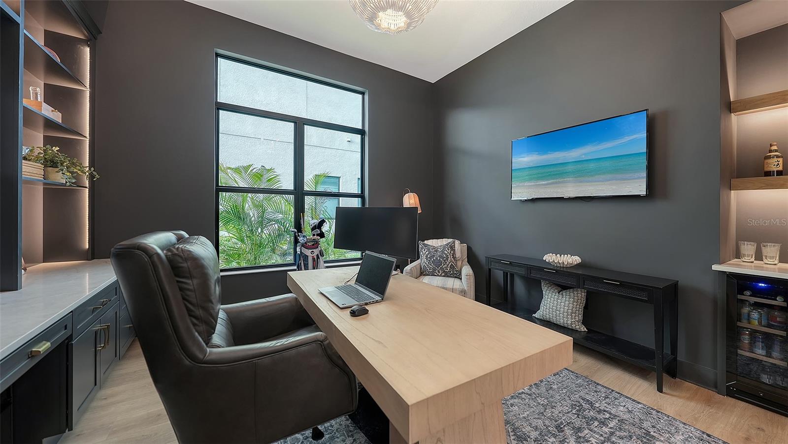 Listing photo id 38 for 4513 Mondrian Court