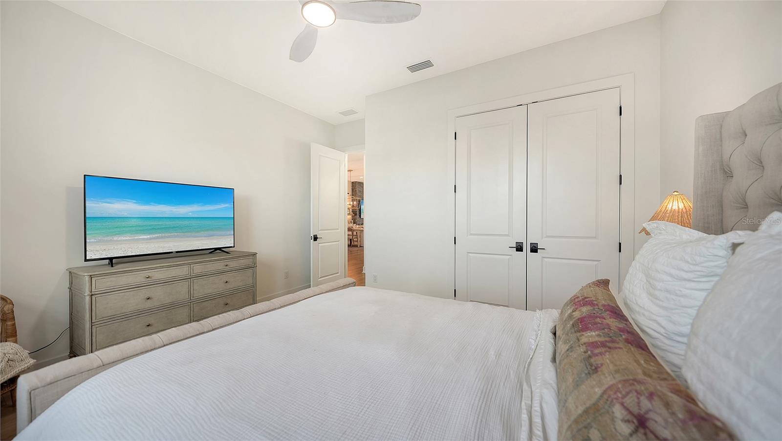 Listing photo id 48 for 4513 Mondrian Court